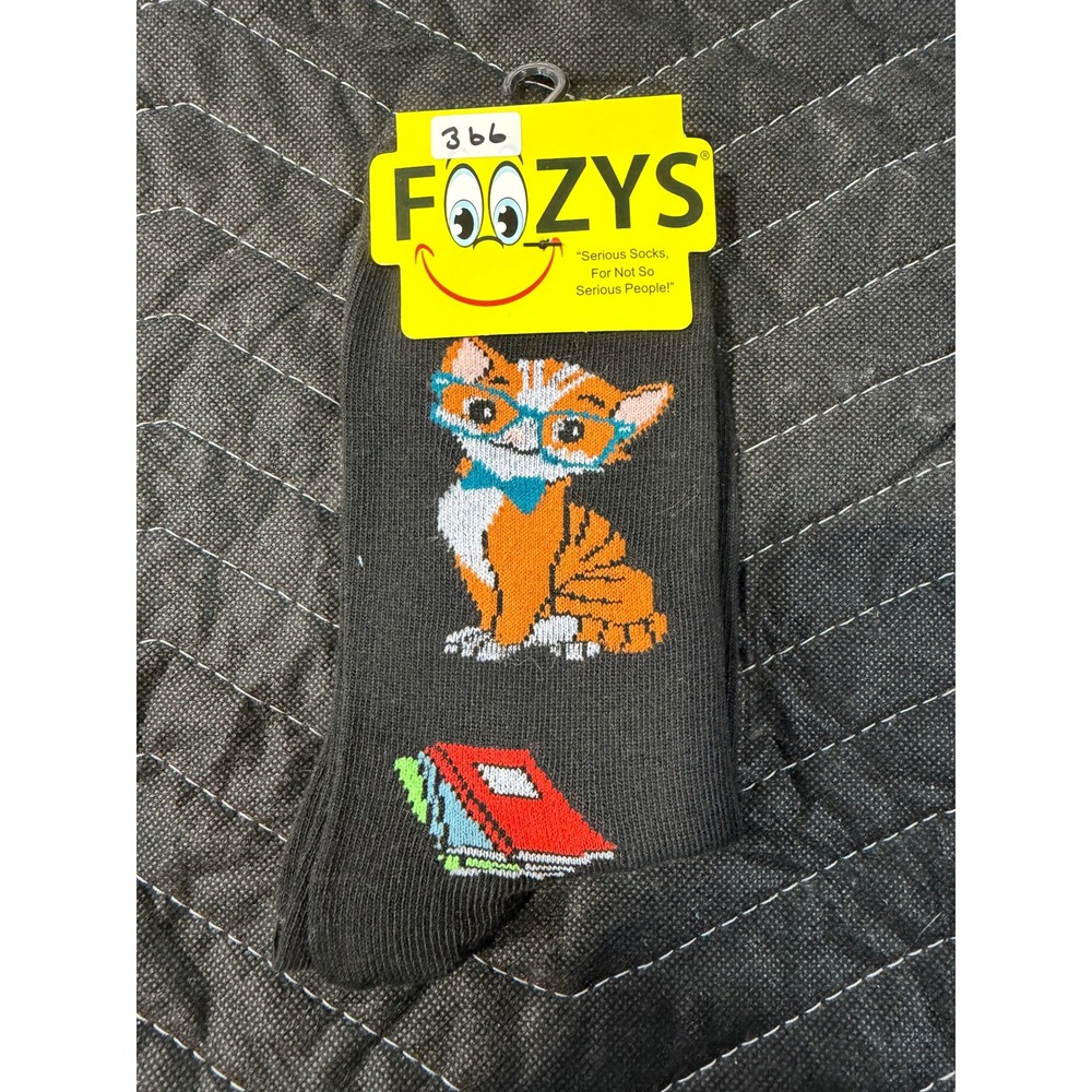 Foozys Crew Socks‎ Women Size 9-11 Black NWT Cat Glasses Books Novelty FC-71